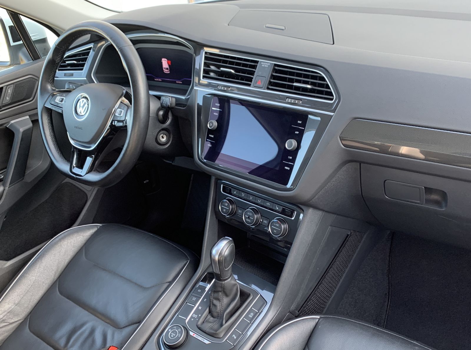Fahrzeugabbildung Volkswagen Tiguan 2.0 TSI*Highline*4Motion*Leder*AHK*LED*