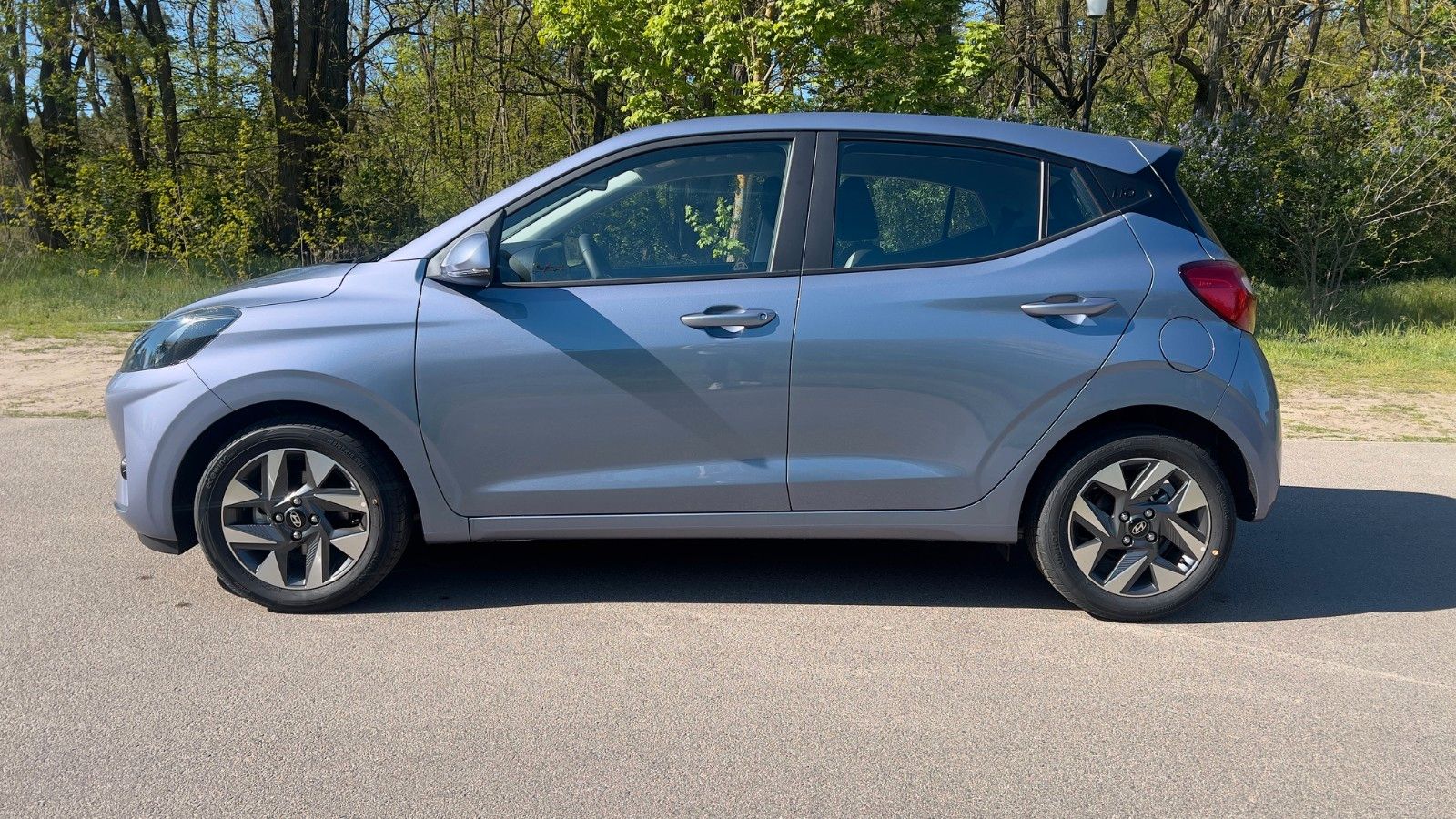 Fahrzeugabbildung Hyundai i10 1.0 Trend *Klima*Navi*CarPlay*PDC*RFKamera*