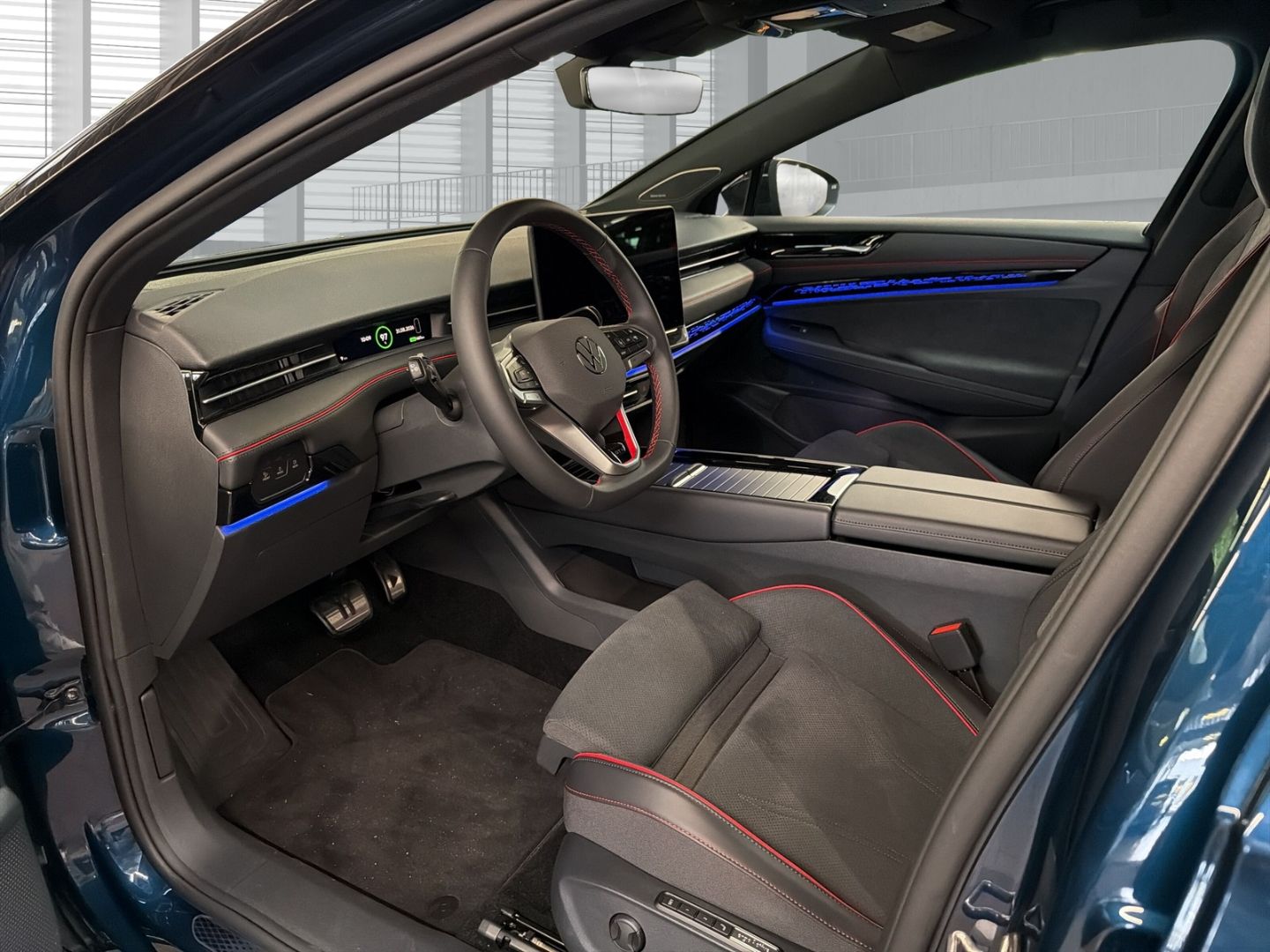 Fahrzeugabbildung Volkswagen ID.7 GTX Tourer 86 kWh 4Motion HUD AD AHK-el. kl