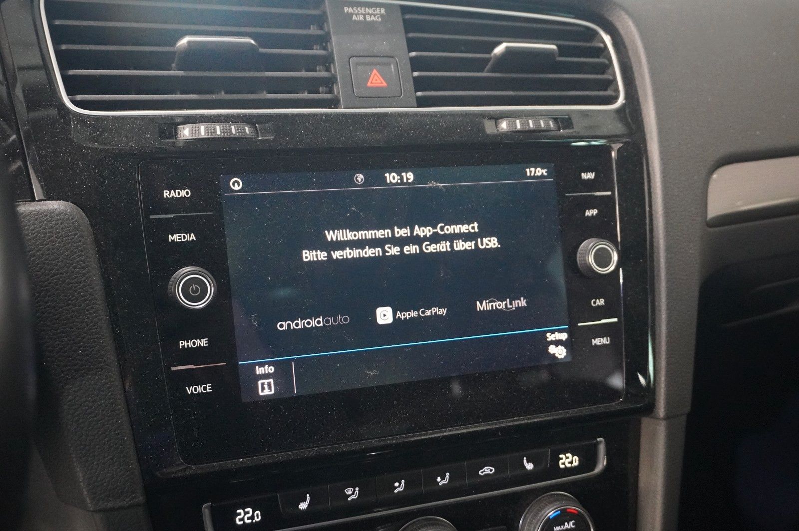 Fahrzeugabbildung Volkswagen Golf VII Lim. 2.0D JOIN NAVI/LED/KAMERA/DYNA./SH