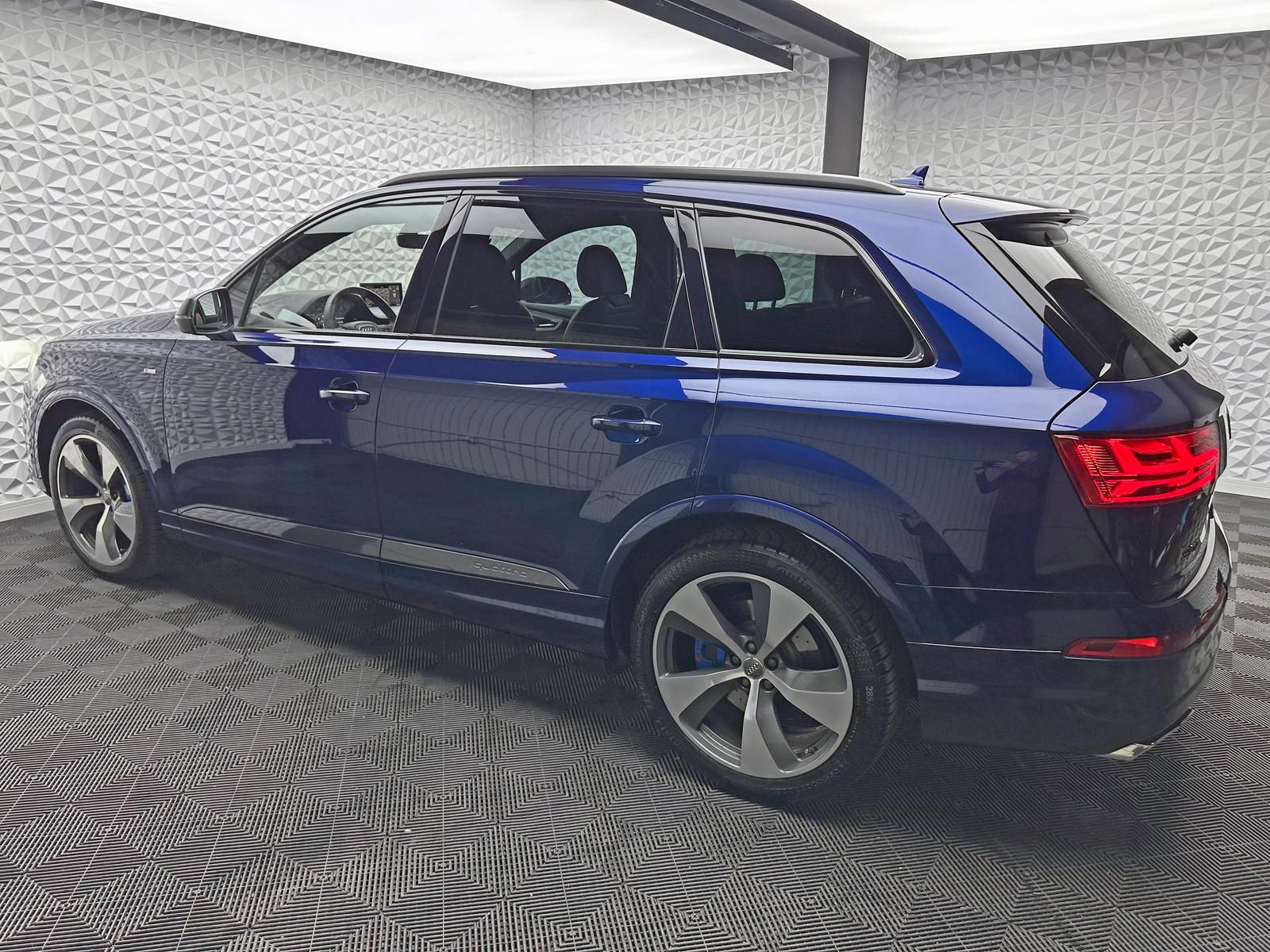Fahrzeugabbildung Audi Q7 SQ7 50 TDI S-LINE/MATRIX/ACC/LUFT/STHZ/NIGHT