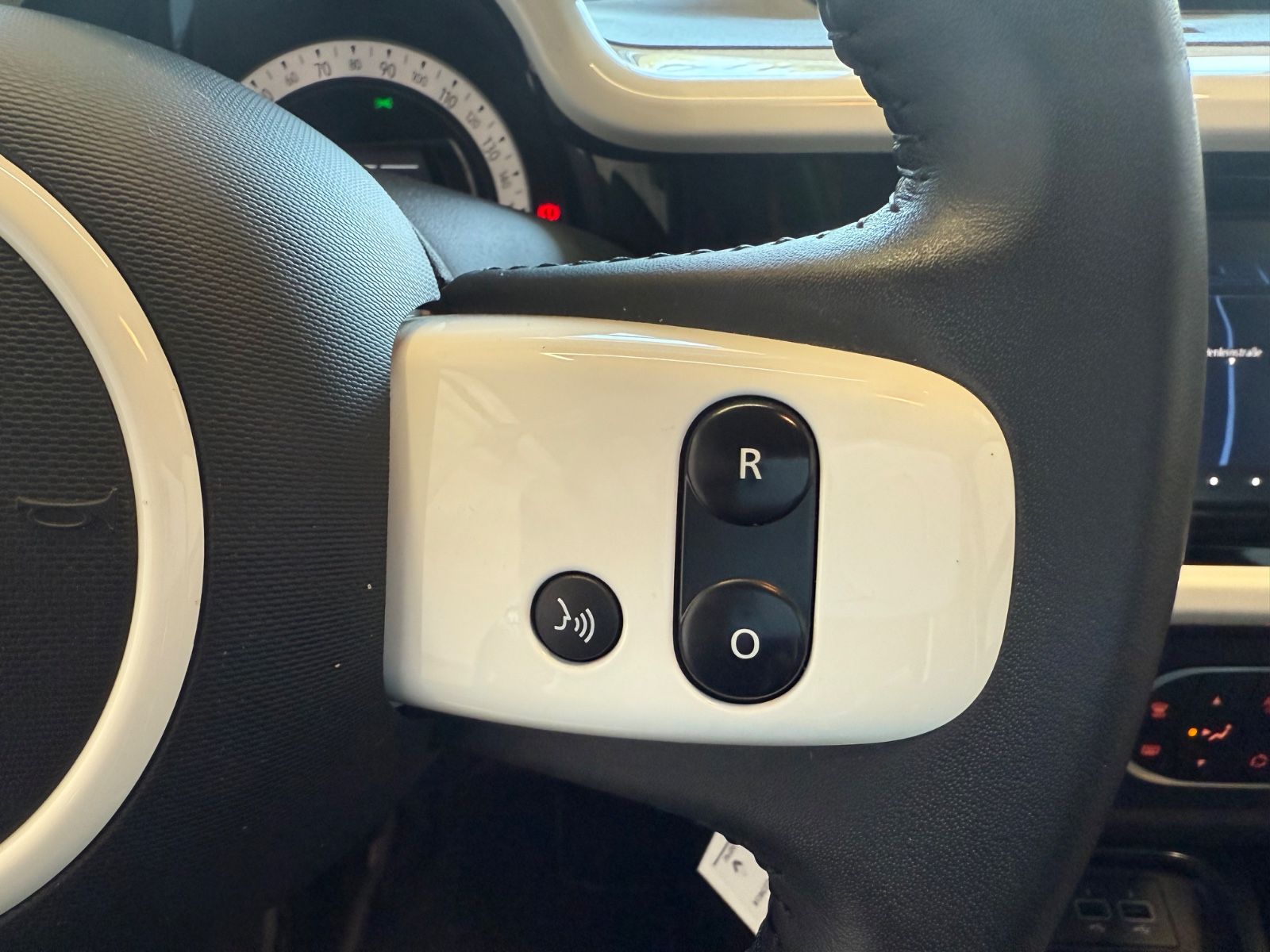 Fahrzeugabbildung Renault Twingo Techno Electric, Navi, Rückfahrkamera