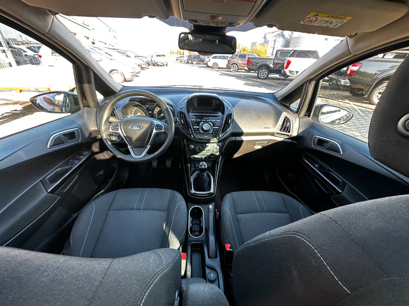 Fahrzeugabbildung Ford B-Max KD Neu Top Zustand Allw.Reifen TÜV Neu