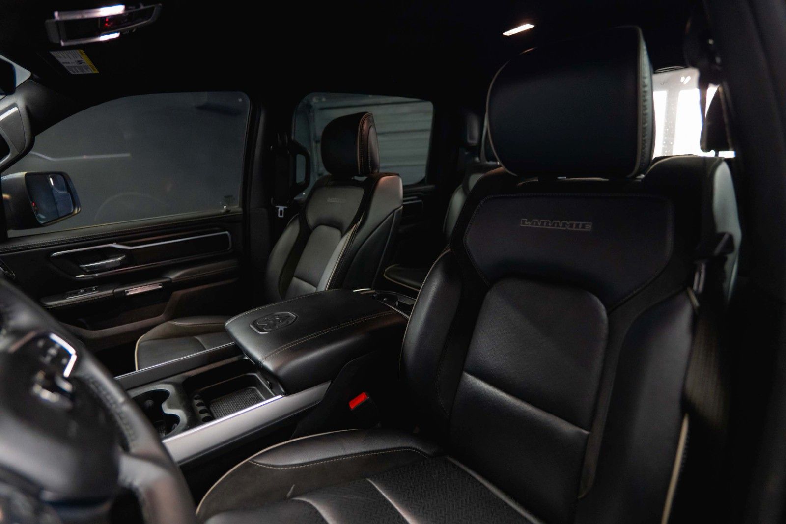 Fahrzeugabbildung Dodge RAM 5.7 V8 HEMI 4x4 LARAMIE Limited Offroad LED