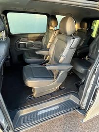 Mercedes V 220 - 11