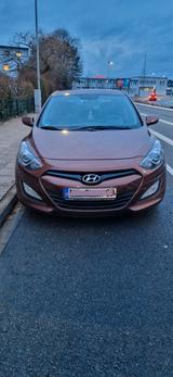 Hyundai i30 1.4 CRDi - Hyundai i30 mit Diesel-Antrieb: Limousine, 1.4