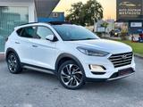 Hyundai TUCSON 2.0 CRDi Premium 4WD  Pano AHK 360° 4xSHZ - Hyundai TUCSON mit Diesel-Antrieb: Geländewagen, Automatik, 2.0
