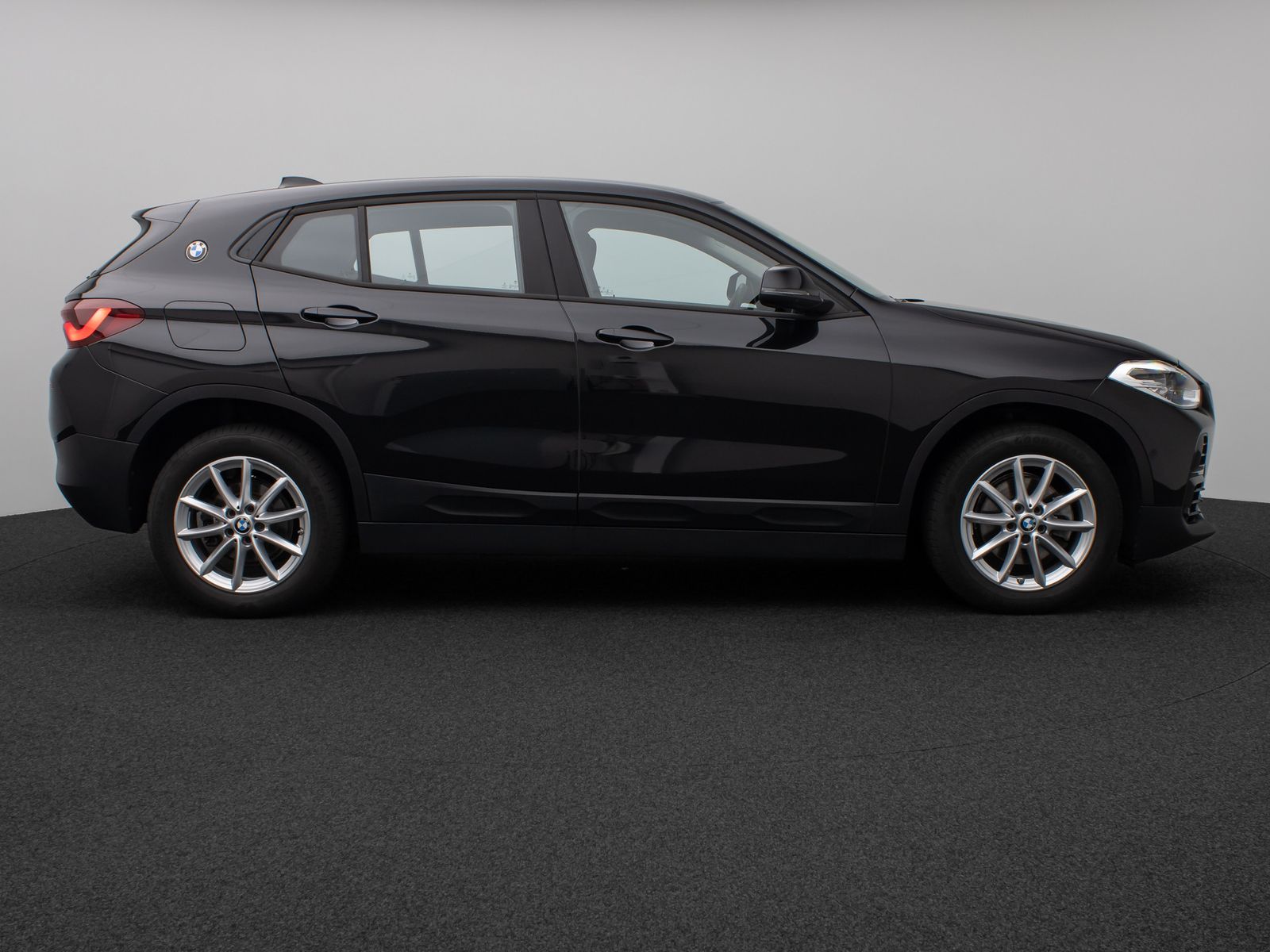 Fahrzeugabbildung BMW X2 sD18i Parkassistent DAB Navigation Lordos LED