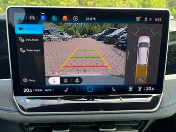 Fahrzeugbestand 10 Volkswagen Passat Variant 2.0 TDI 142 kW 4M R-Line Black