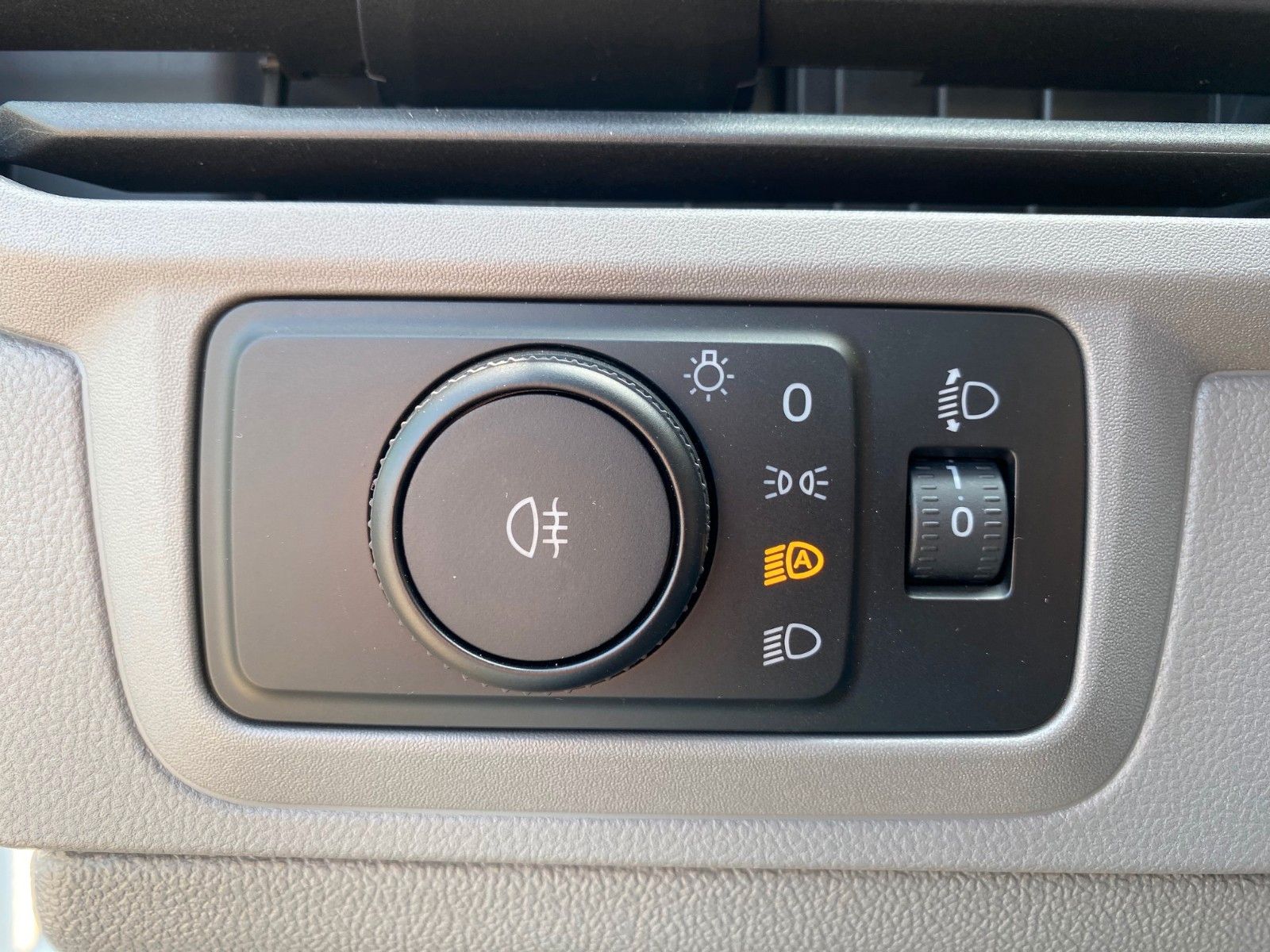 Fahrzeugabbildung Volkswagen T7 2.0 TDI+App+PDC+sofort verfügbar+2x Heckflüge