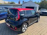 Kia Soul EV - Kia Soul: EV