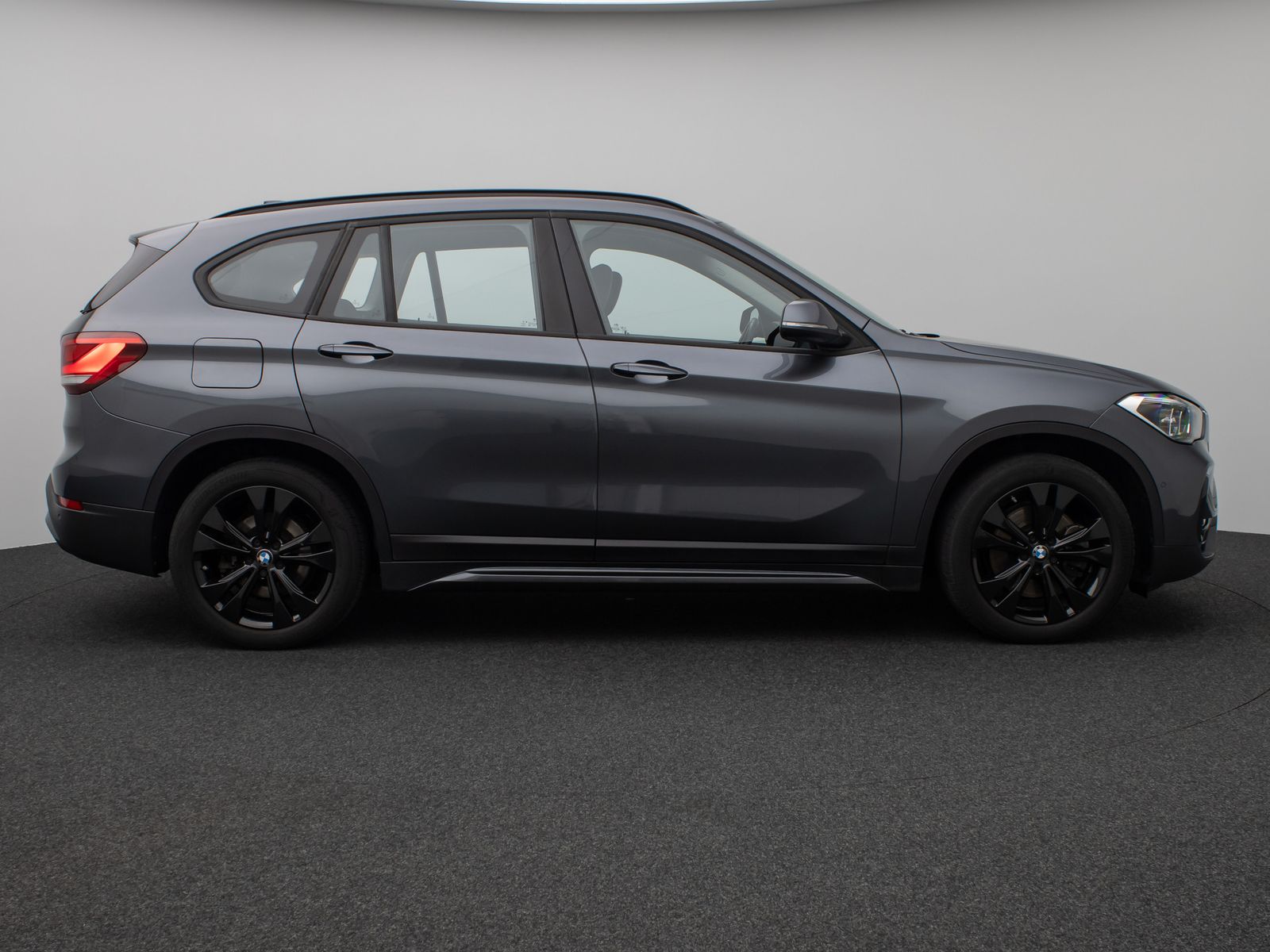 Fahrzeugabbildung BMW X1 xD25e SportLine Kamera HUD DAB HiFi AHK Alarm