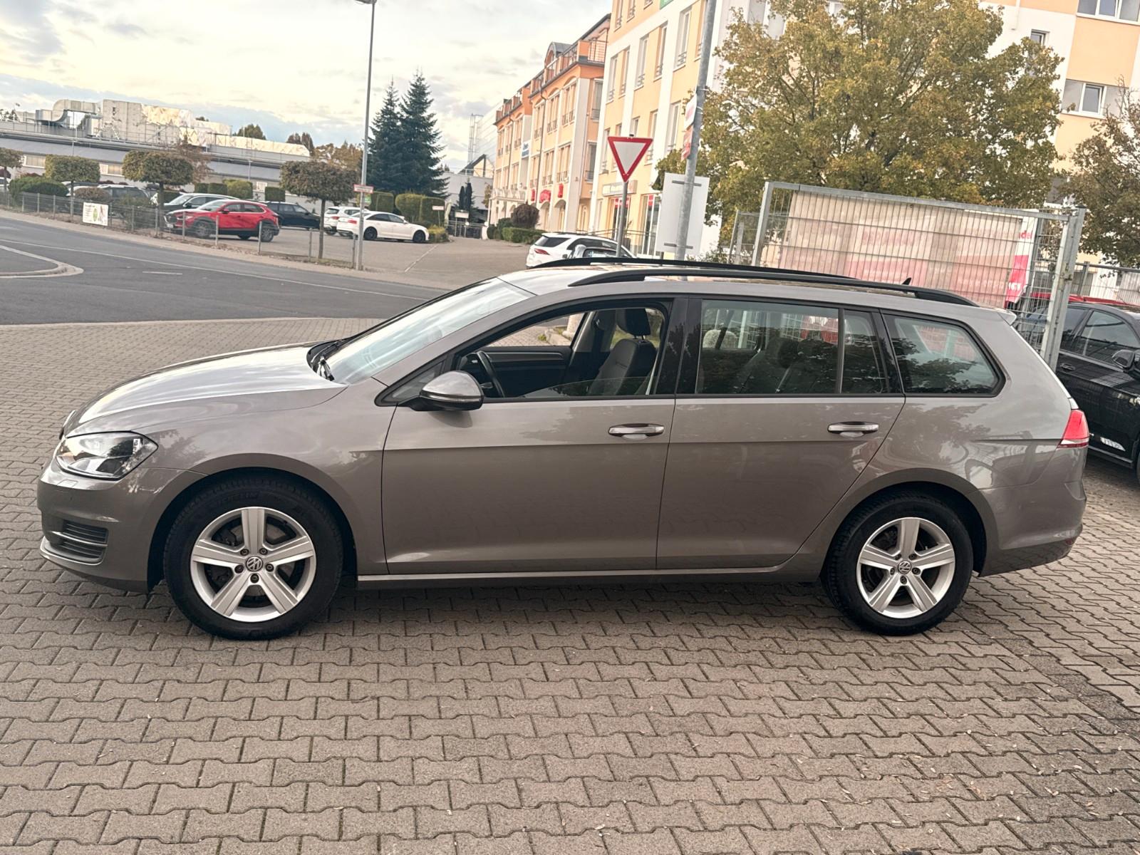 Volkswagen Golf 2013 — engine 1.598 cm³, 105 HP (77kW)