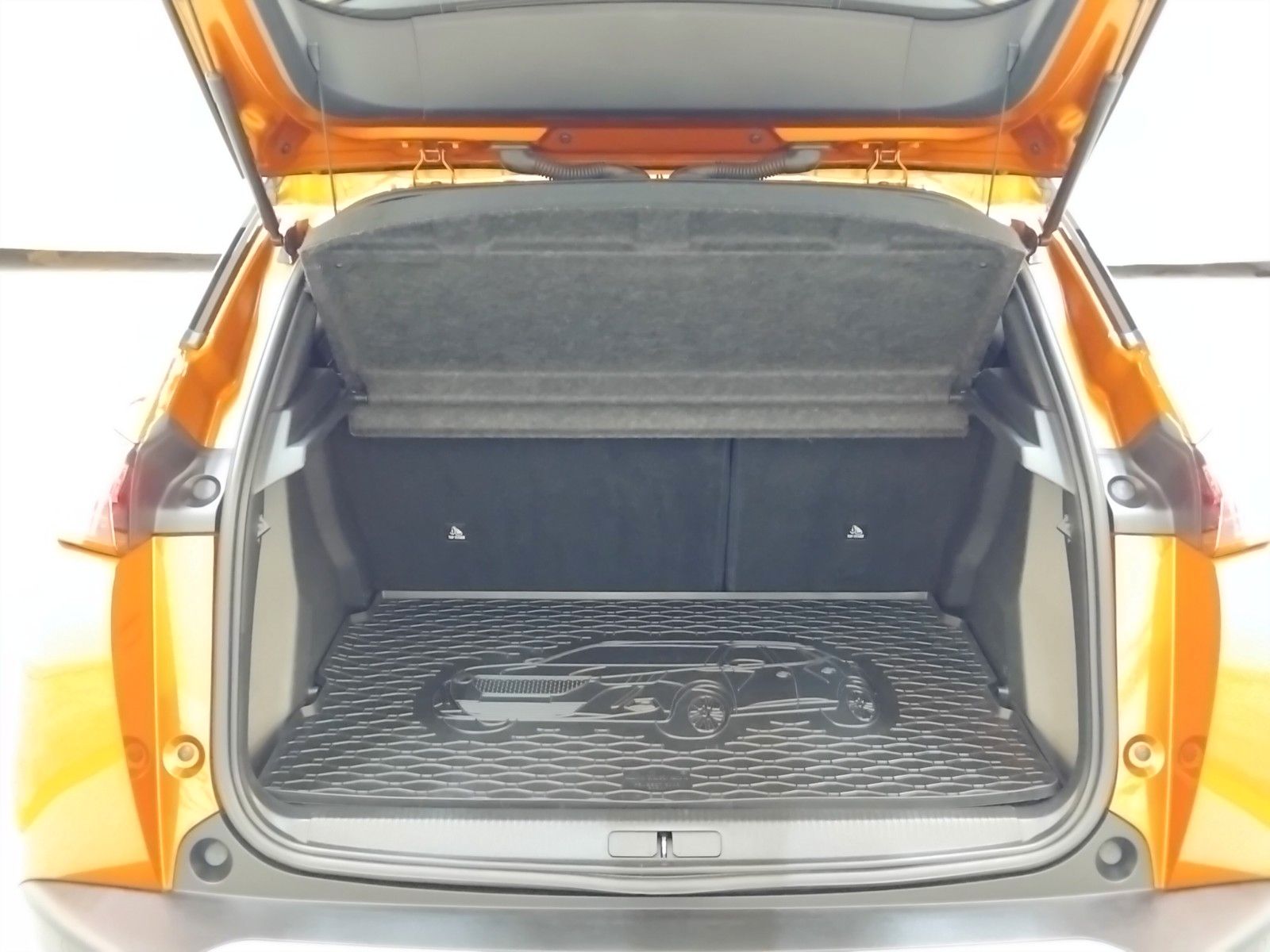 Peugeot 2008 (06/2026, Benzin)