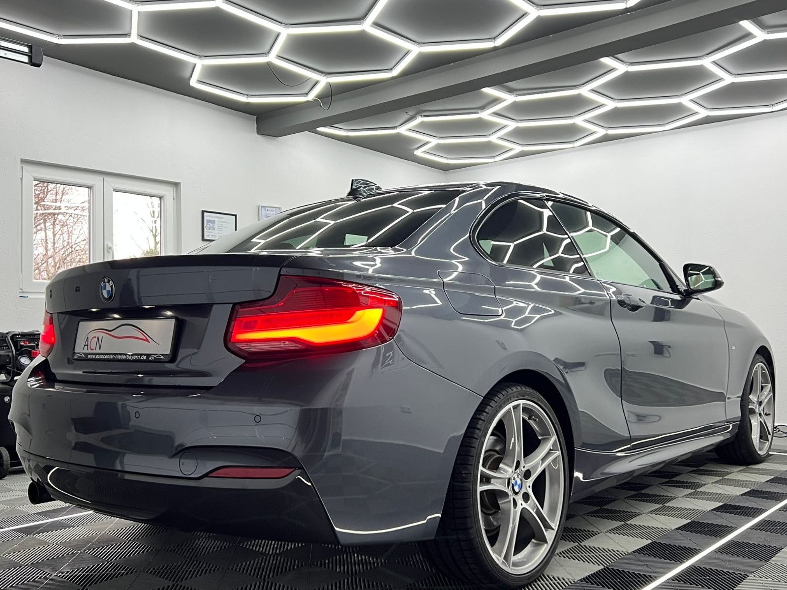 Fahrzeugabbildung BMW 218 i Coupe M SPORT PAKET/SHZ/H&K/19 ZOLL/19%