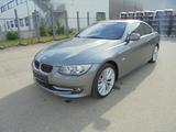 BMW 325i Coupe~Navi ~ Leder ~ Xenon ~ Sehr Gepflegt - BMW 3er Reihe aus 2010: Coupe