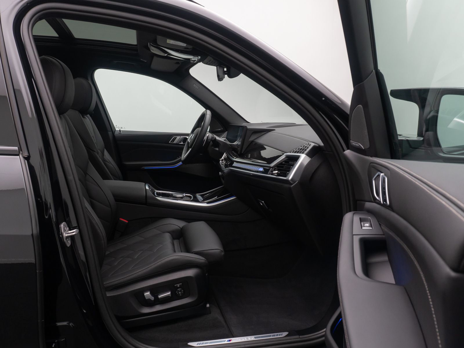 Fahrzeugabbildung BMW X5 M60i Panorama H/K DAB HUD 360&deg; Komfort 22Zoll