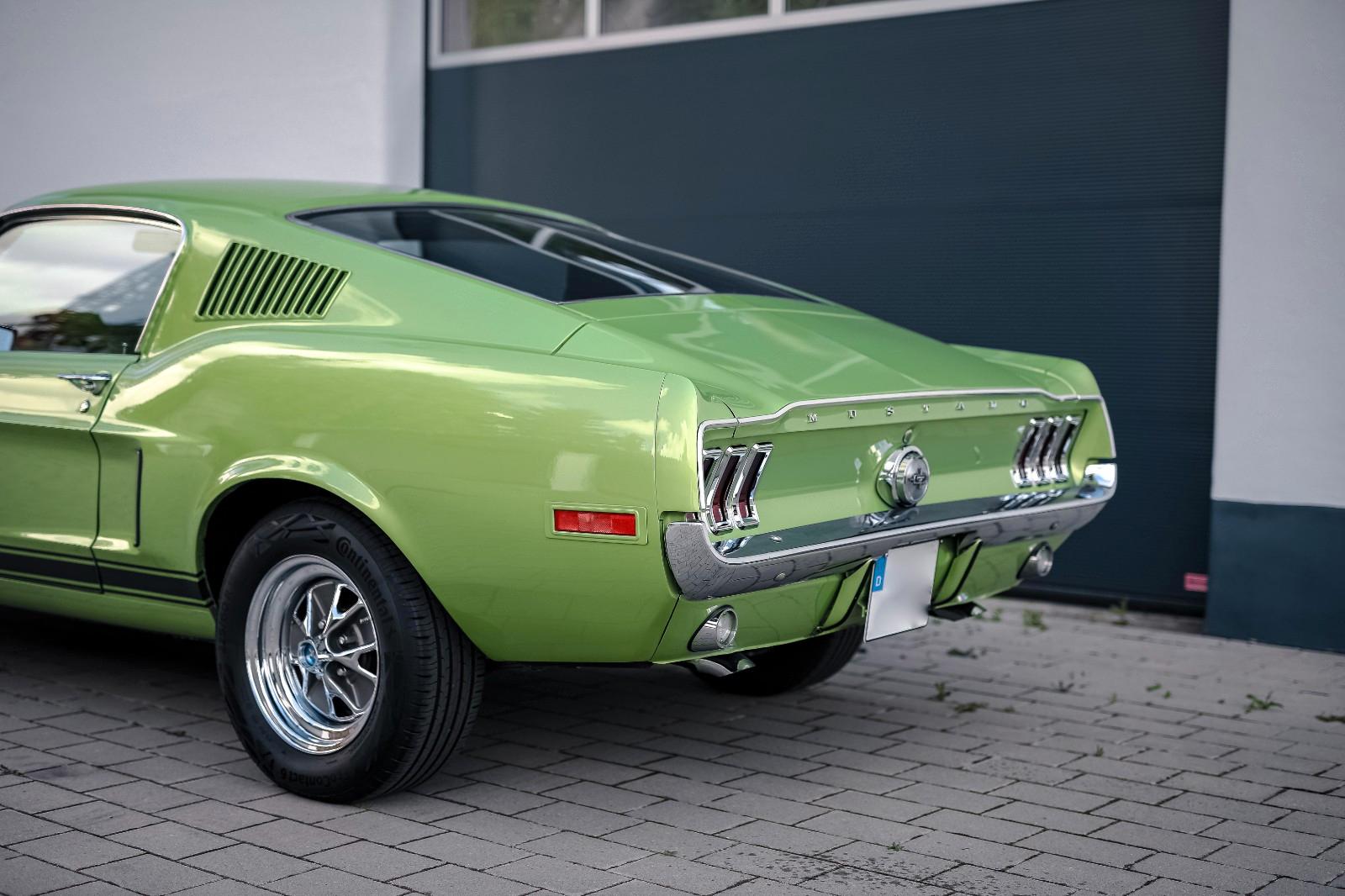 Ford Mustang Fastback 2+2 Traum*