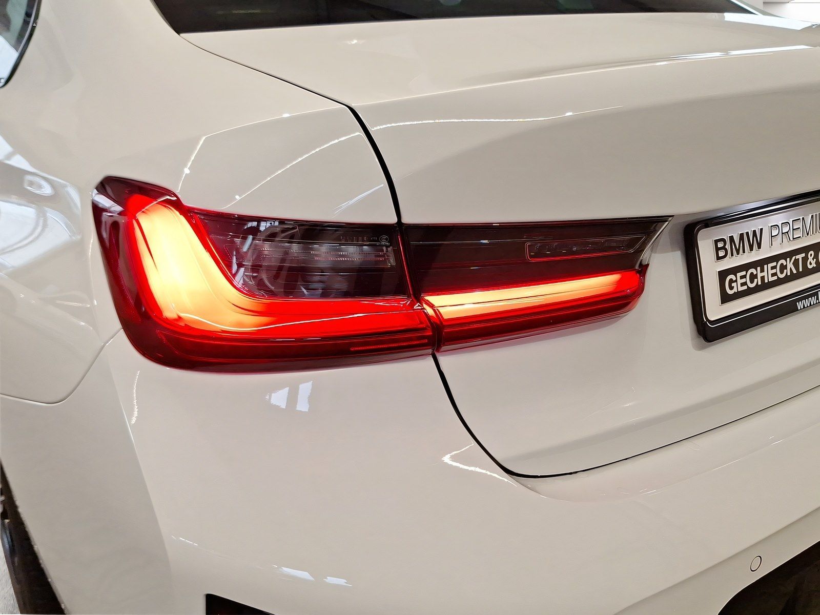 BMW 318d Limousine M Sport Navi Harman K Kamera foto 10