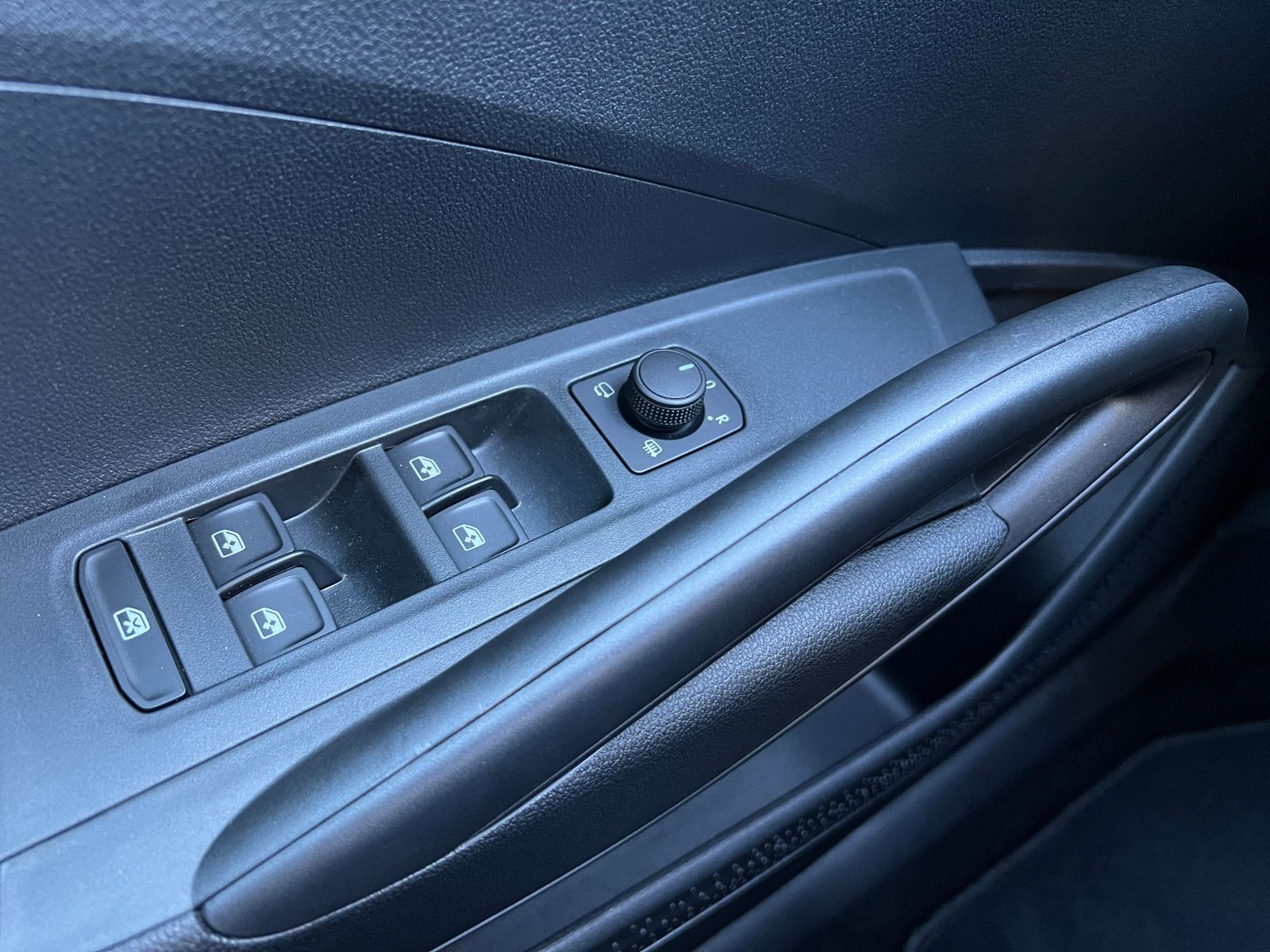 Fahrzeugabbildung SKODA Fabia Selection 1.0 TSI DSG *LED, ACC, 15'-LM*
