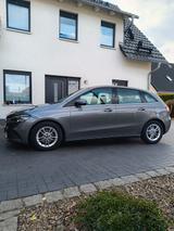 Mercedes-Benz B 180 DCT -