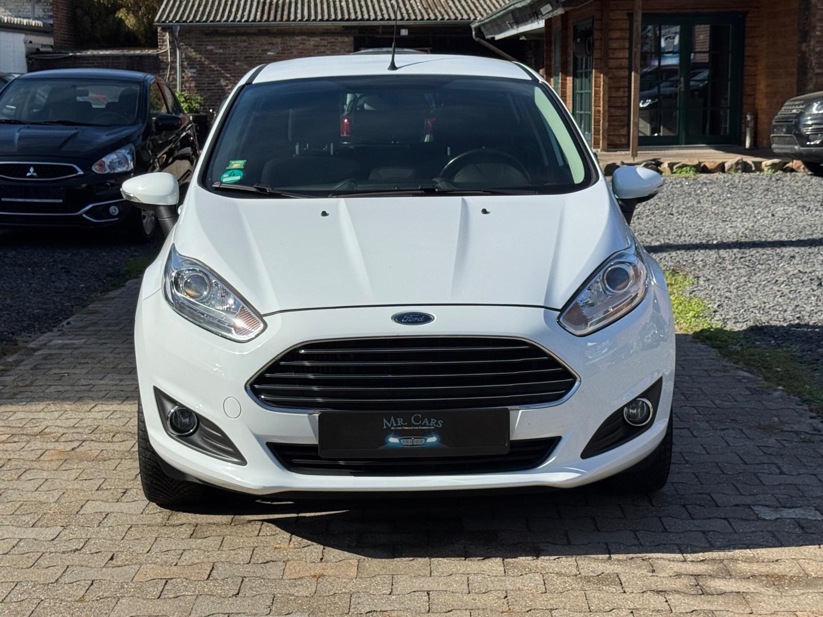 Ford Fiesta 1,0 74kW Titanium  1 Hand Navigation