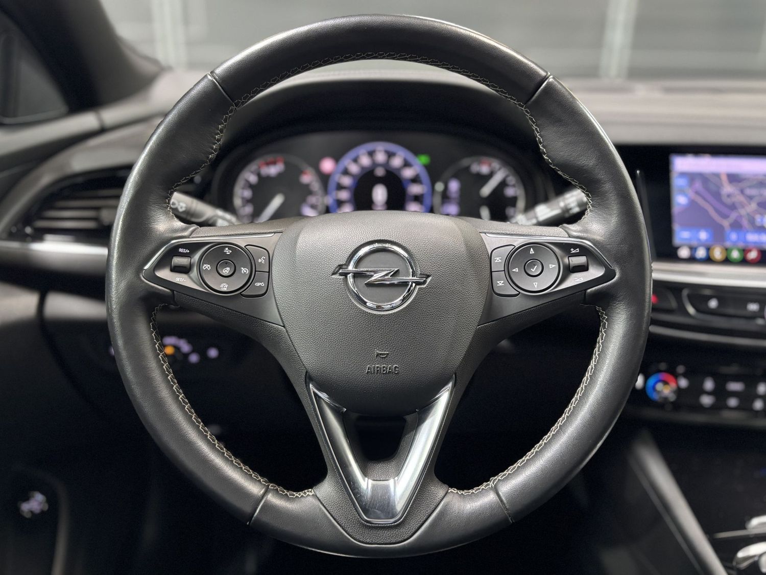 Fahrzeugabbildung Opel Insignia Elegance#LED#Spur#Ambiente#Kamera#AHK#K