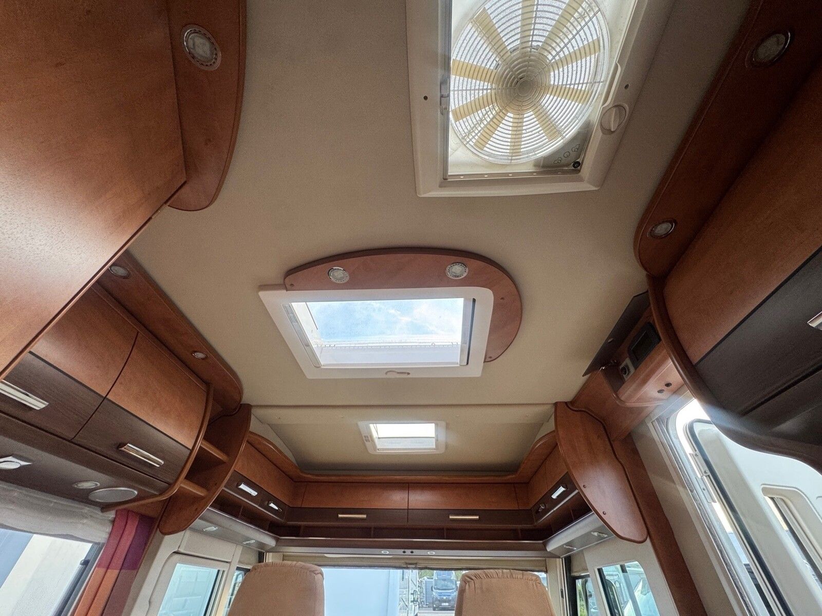 Fahrzeugabbildung Carthago c-tourer I I 138 SAT,Solar,Wechselrichter
