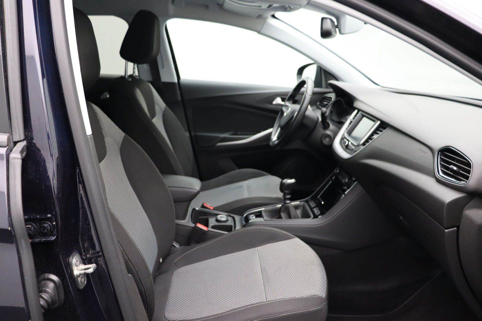 Fahrzeugabbildung Opel Grandland 1.2 Edition