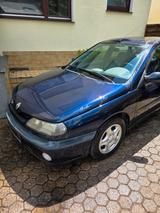Renault Laguna Initiale 3.0 V6 24V Initiale - blaue Renault Laguna