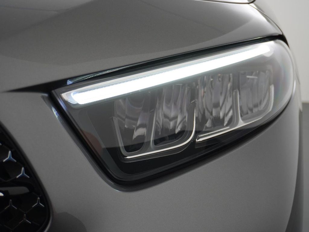 Mercedes-Benz A 180 Star Edition AMG Line | Voorstoelen Verwar