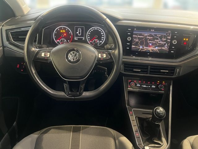 Fahrzeugabbildung Volkswagen Polo 1.0 TSI HIGHLINE NAV LED GJR
