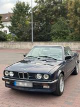 BMW E30 320i Cabrio - BMW 320 aus 1988: 320i