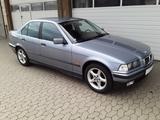 BMW 318iA E36 Limo, samoablaumetallic + Samt-Velours - BMW 318: Limousine, E36