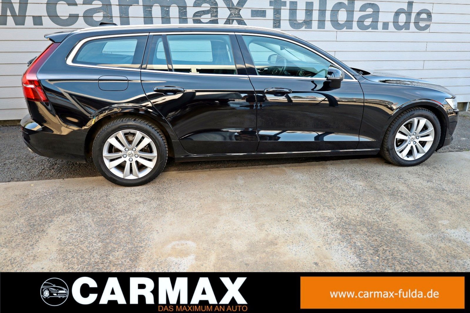 Fahrzeugabbildung Volvo V60 Kombi Momentum Pro TLeder,Navi,LED,PDC,Apple