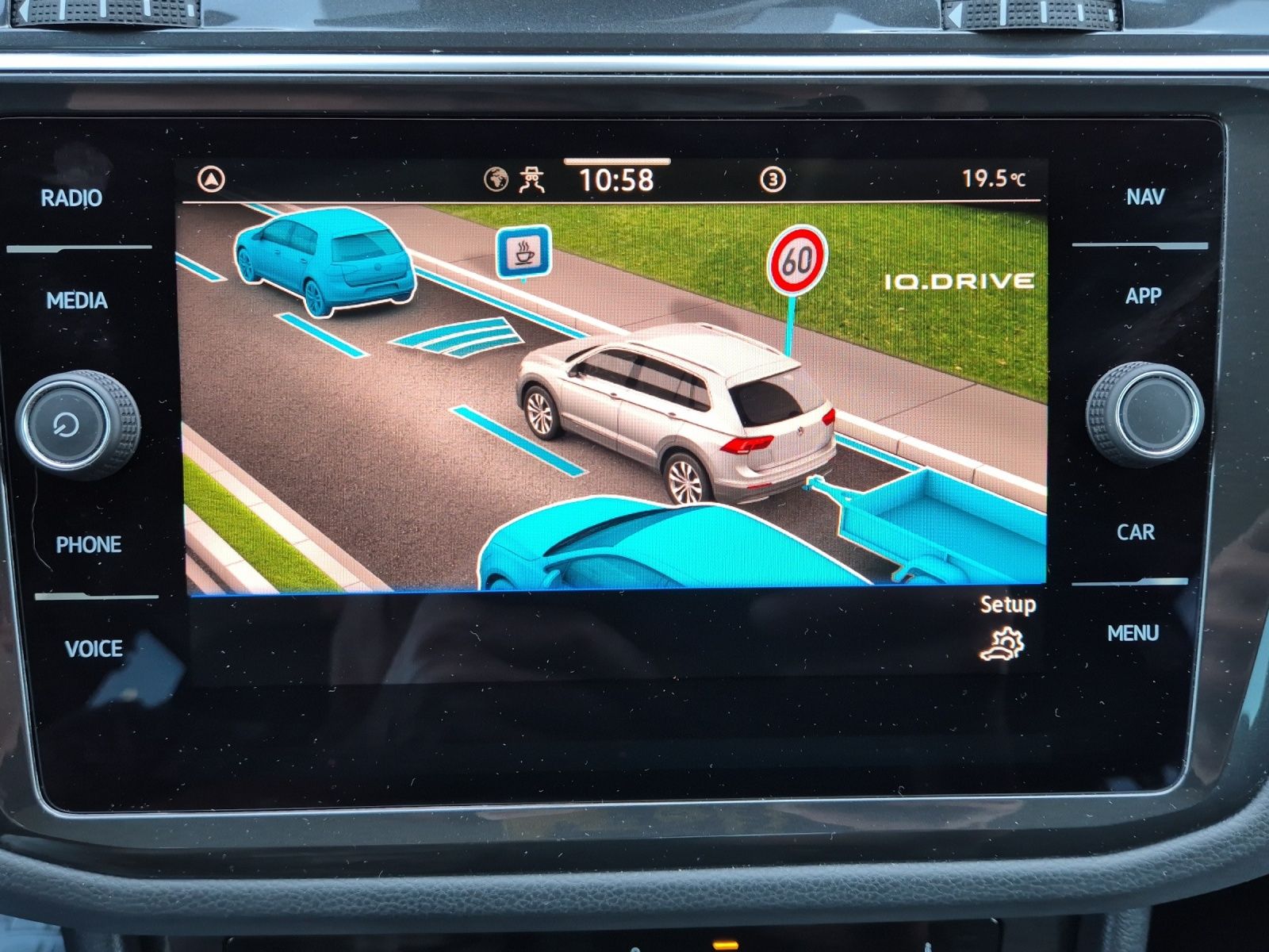 Fahrzeugabbildung Volkswagen Tiguan eHybrid Life DSG Matrix AHK Navi AID ACC