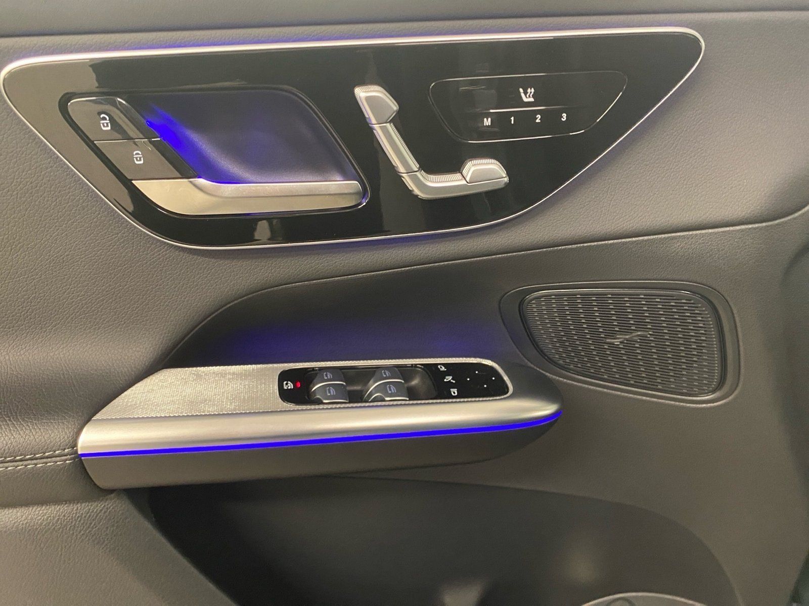 Fahrzeugabbildung Mercedes-Benz GLC 220 d 4M Avantgarde*AHK*Distronic*Pano*360°*