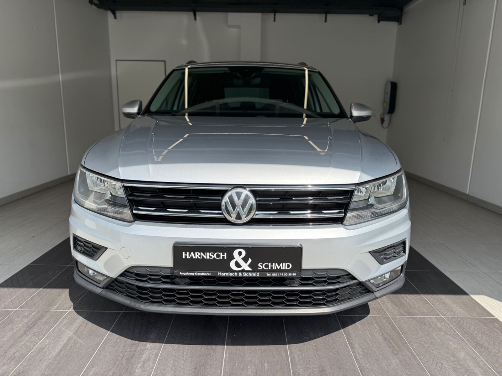 Fahrzeugabbildung Volkswagen Tiguan Comfortline Standheizung, Allwetterreifen