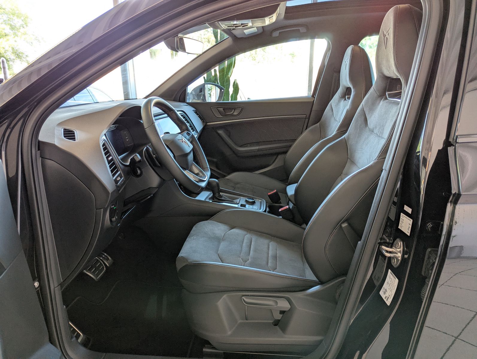 Fahrzeugabbildung CUPRA Ateca 1.5 TSI DSG Pano Dinamica ACC Cam AHK 19"