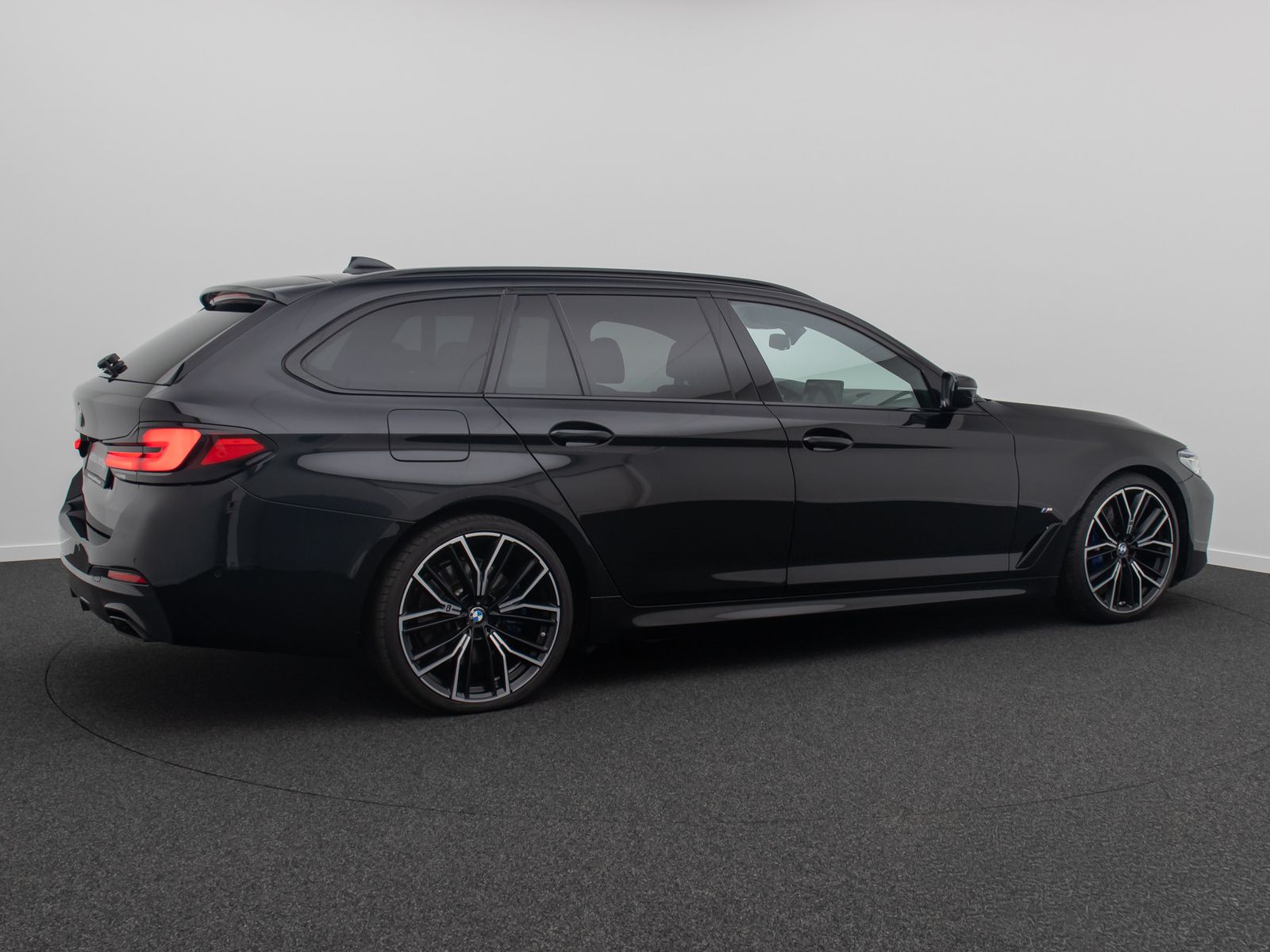 Fahrzeugabbildung BMW 540d xD M Sport DAB Laser HiFi HUD Panorama 20"