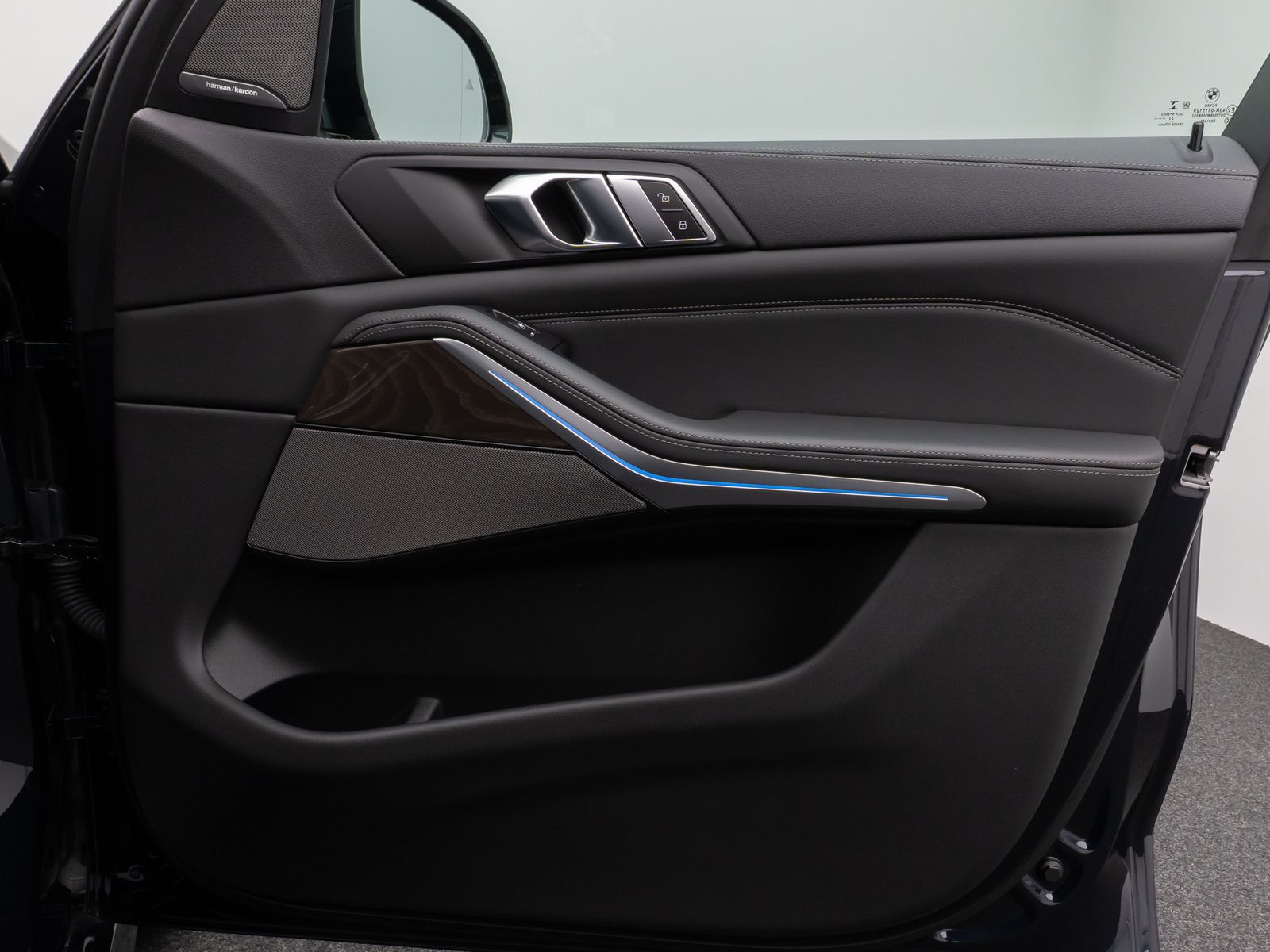 Fahrzeugabbildung BMW X5 xD45e M Sport 360°Laser HUD DAB H/K Komfort