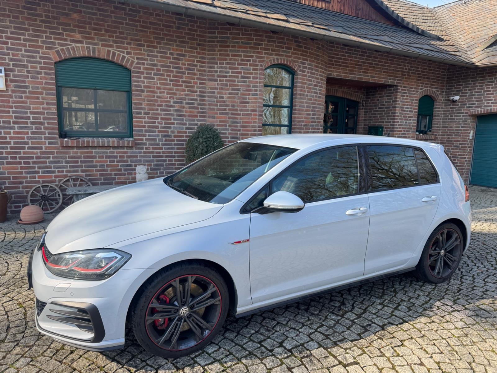 Volkswagen Golf VII Lim. GTI Performance/VIRTUAL/ACC/LED