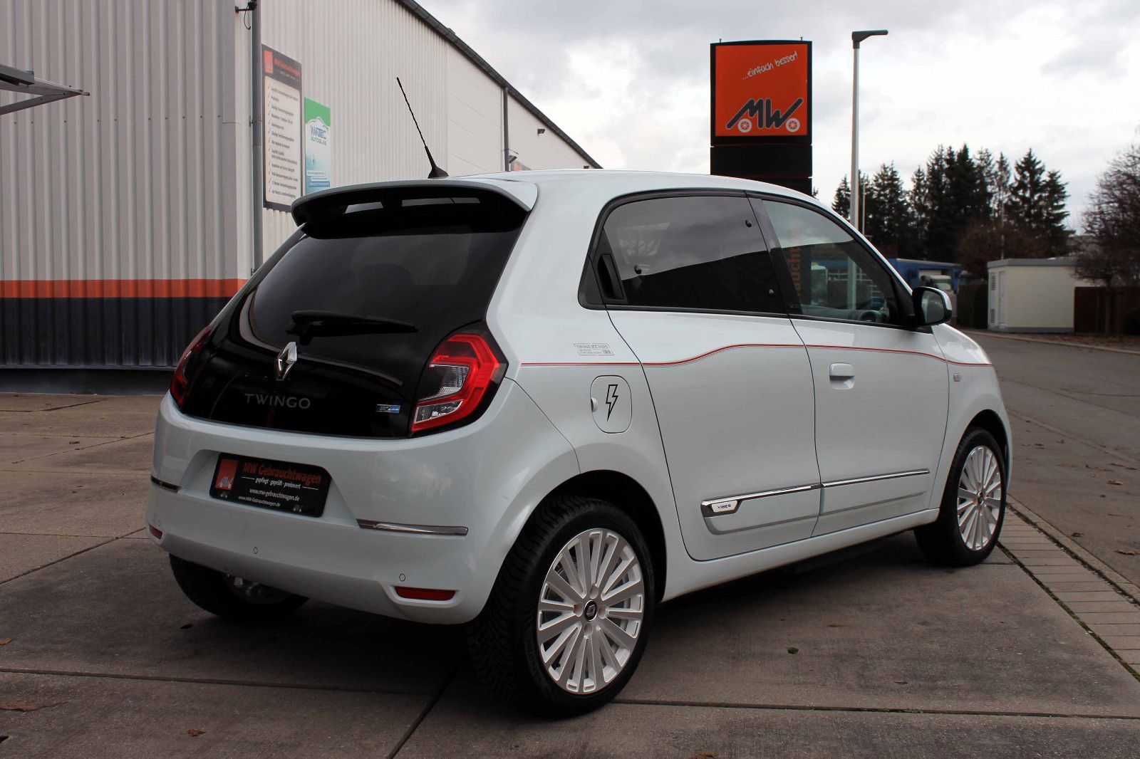 Fahrzeugabbildung Renault Twingo Vibes Electric 21kWh KAM PDC SHZ KLIMA BT