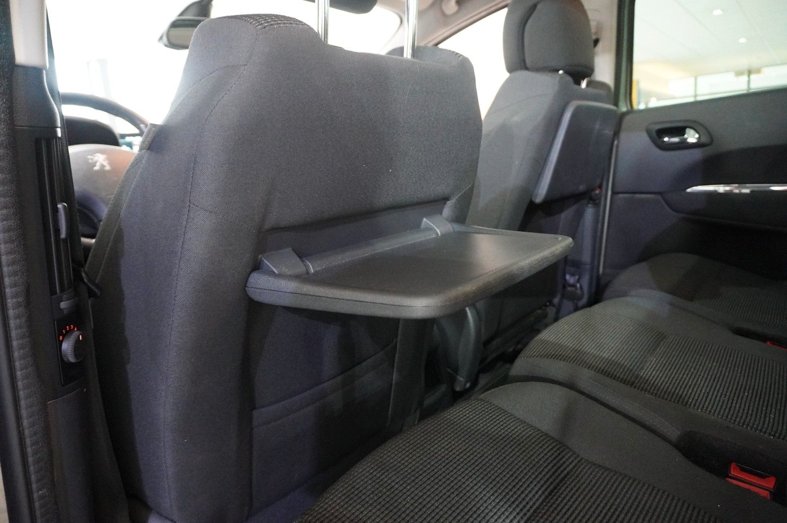 Fahrzeugabbildung Peugeot 5008 1.2T STYLE NAVI/LED/KAMERA/SHZ/PANO./AHK