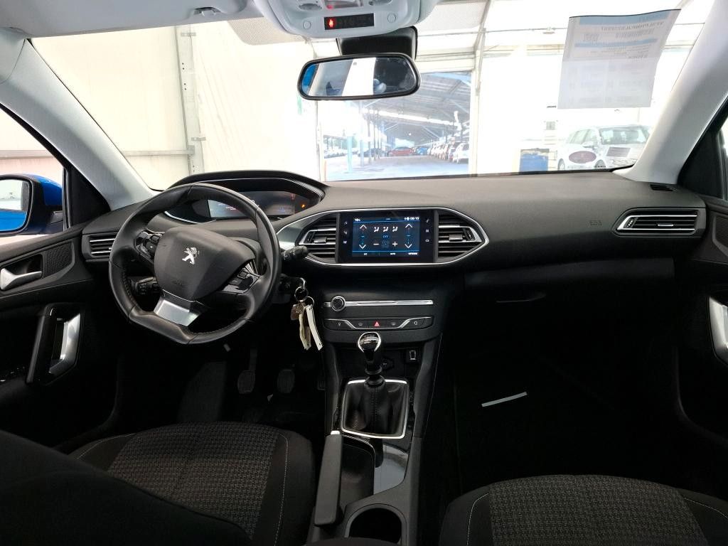 Fahrzeugabbildung Peugeot 308 Active Pack 1.2T LED/NAVI/PDC/ALU/TEMPOMAT