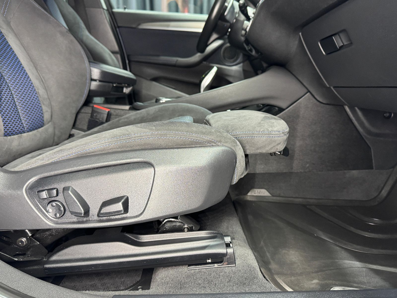 Fahrzeugabbildung BMW BMW X2 20d|M Sport|Individual|AHK|Kamera|