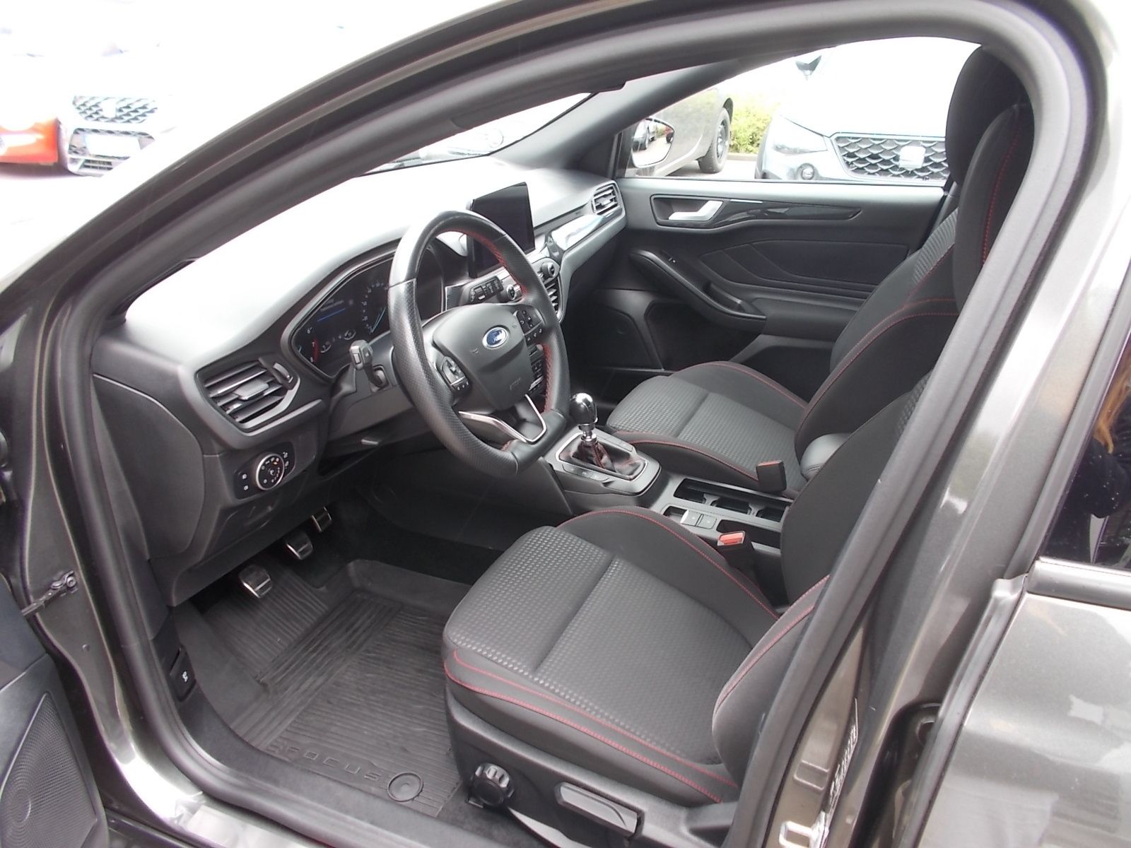 Fahrzeugabbildung Ford Focus ST-Line 1.5 EcoBoost