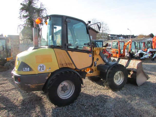 Volvo L 25 B-P Radlader 20.000 EUR