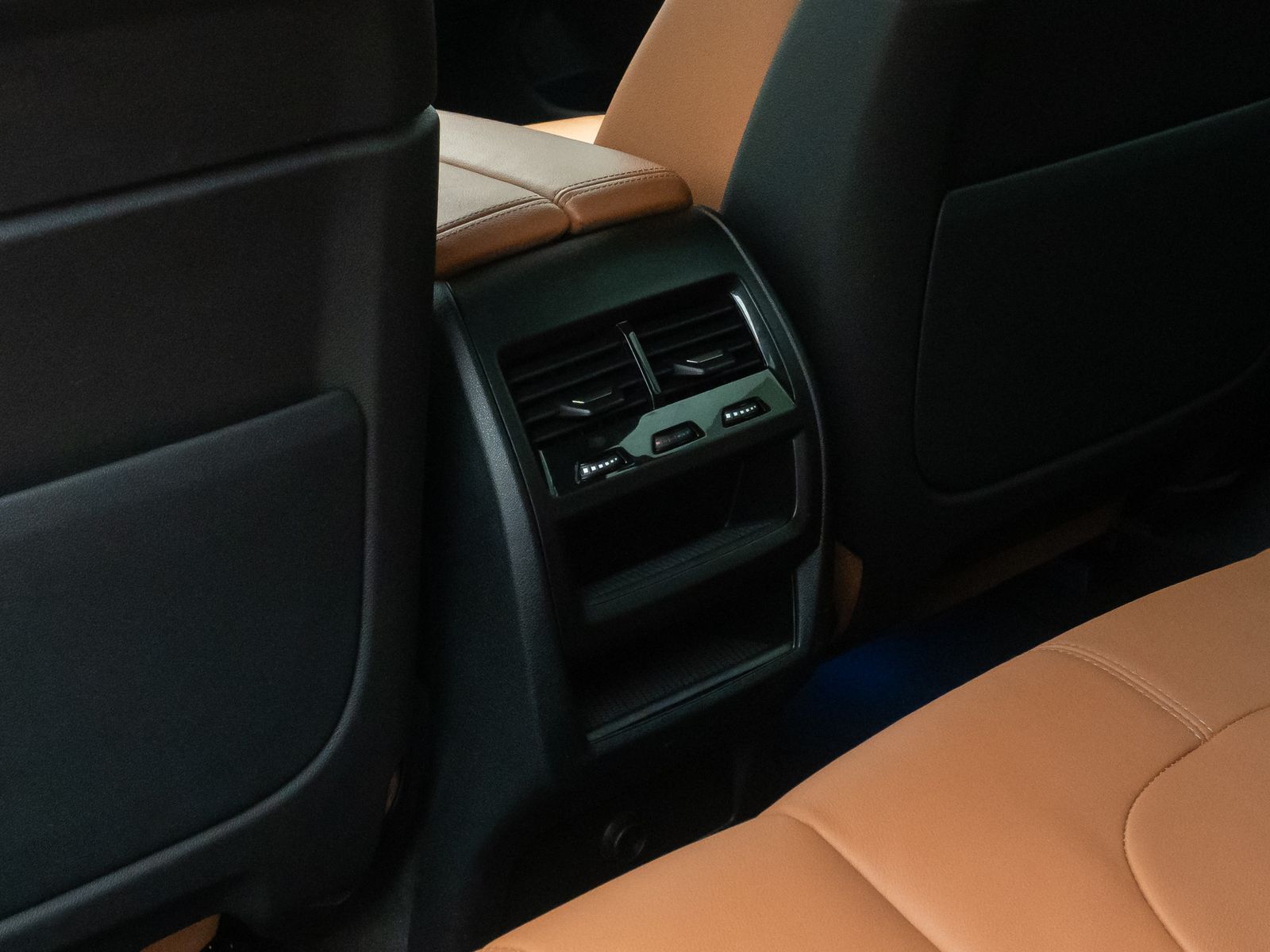 Fahrzeugabbildung BMW X5 xD45e M Sport Laser 360° DAB HUD Individual