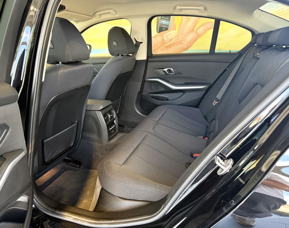 BMW 330e  Advantage KAM+KOMF+ACC+LASER+HUD+SPUR+DAB foto 9